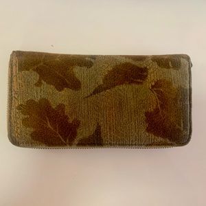 Will Leather Goods Leather Zip-around clutch/Wallet